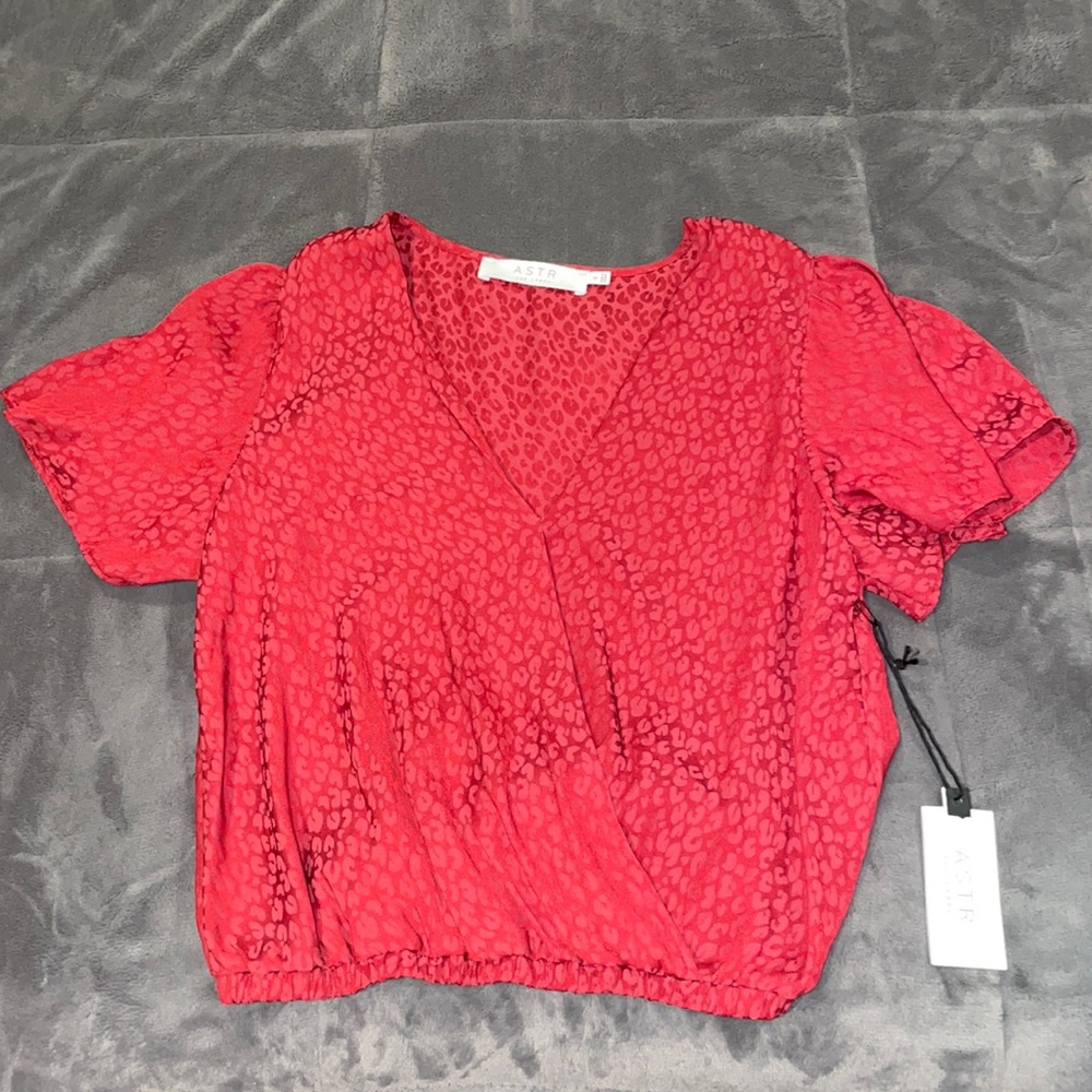 ASTR the Label size Small red short sleeve top
